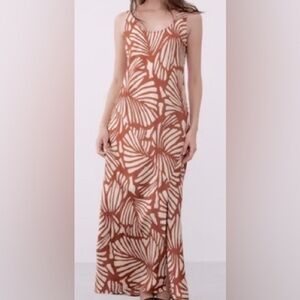 Banana Republic Silky Twill Slit Maxi Dress
Rust & Cream Print/Leaves - Size S